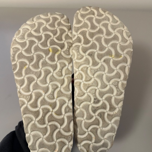 Birkenstock Gizeh Soft Footbed in Metallic Copper Leather | Size 36 - Picture 6 of 7